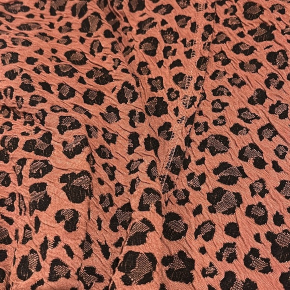 Women's Leopard Print Top - rust/black - Picture 3 of 5